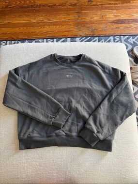Fleo Men's Charcoal Gray Crewneck Sweatshirt